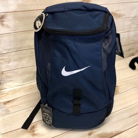 nike club team swoosh ball bag
